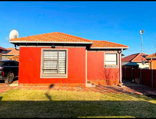 3 BEDROOM HOUSE FOR SALE IN WITPOORTJIE
